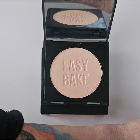 HUDA Easy Bake & Snatch Pressed NoTalc Brightening Setting Powder PEACHY PIE NEW - Picture 11 of 16